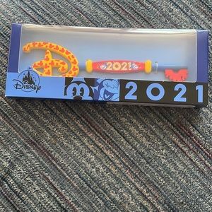 DisneyStoreExclusive 2021 Key